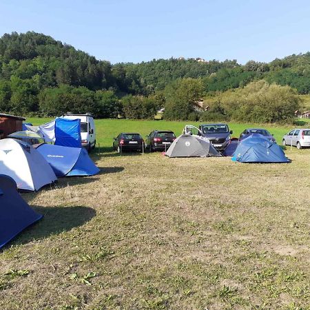 Dragacevska Avlija - Camp Hotel Guča Екстериор снимка