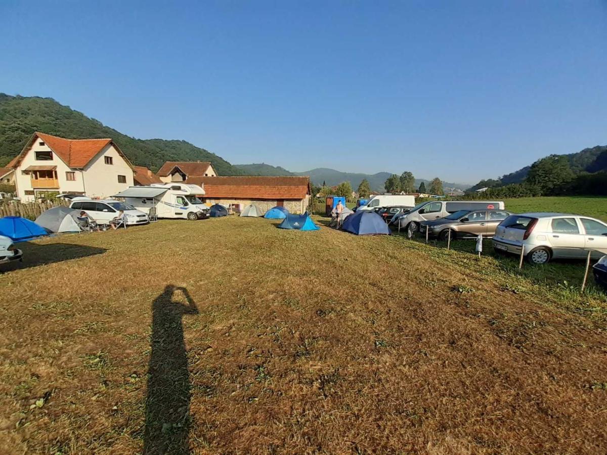 Dragacevska Avlija - Camp Hotel Guča Екстериор снимка